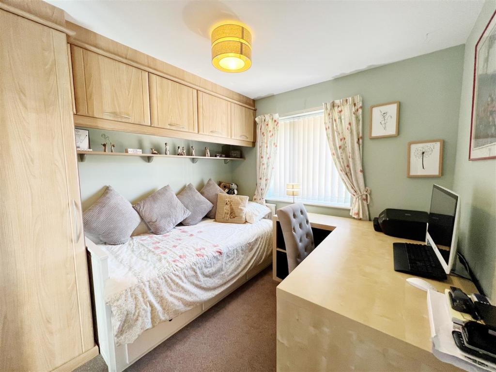 Bedroom 4.jpg