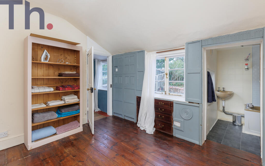 Bedroom &amp; Bathroom