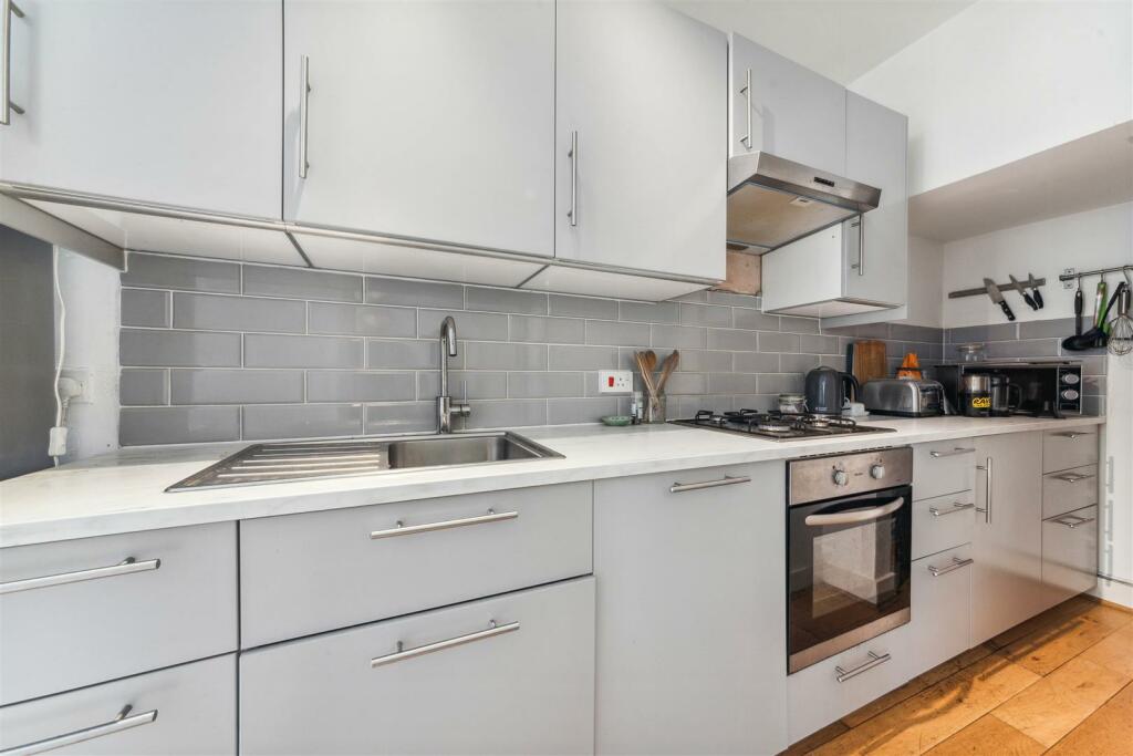 Flat 1, 8 ST MATTHEWS ROAD, SW2 1NH-8.jpg