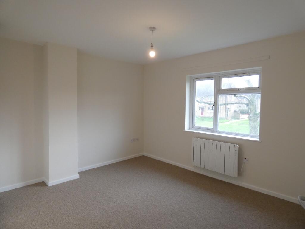 Pic 7 Bedroom 1.JPG