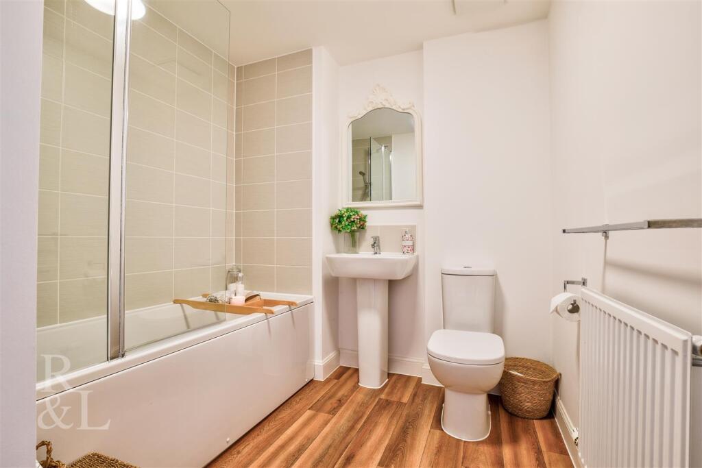 25 Maygreen Avenue (8).jpg