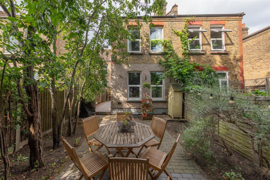 Seymour Road, E10