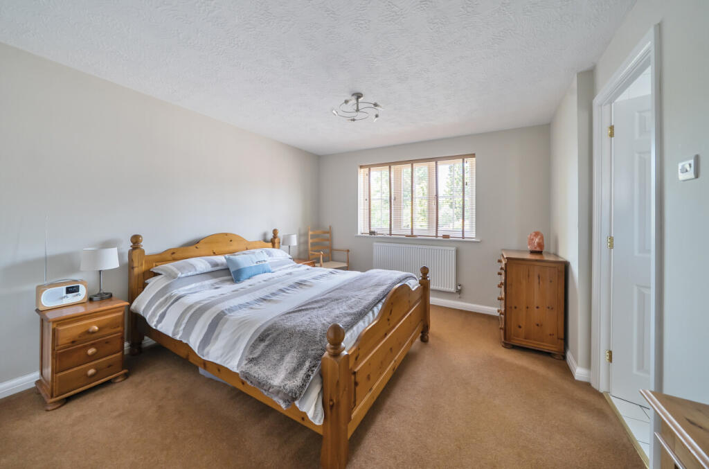 1316000-3-68654bc...