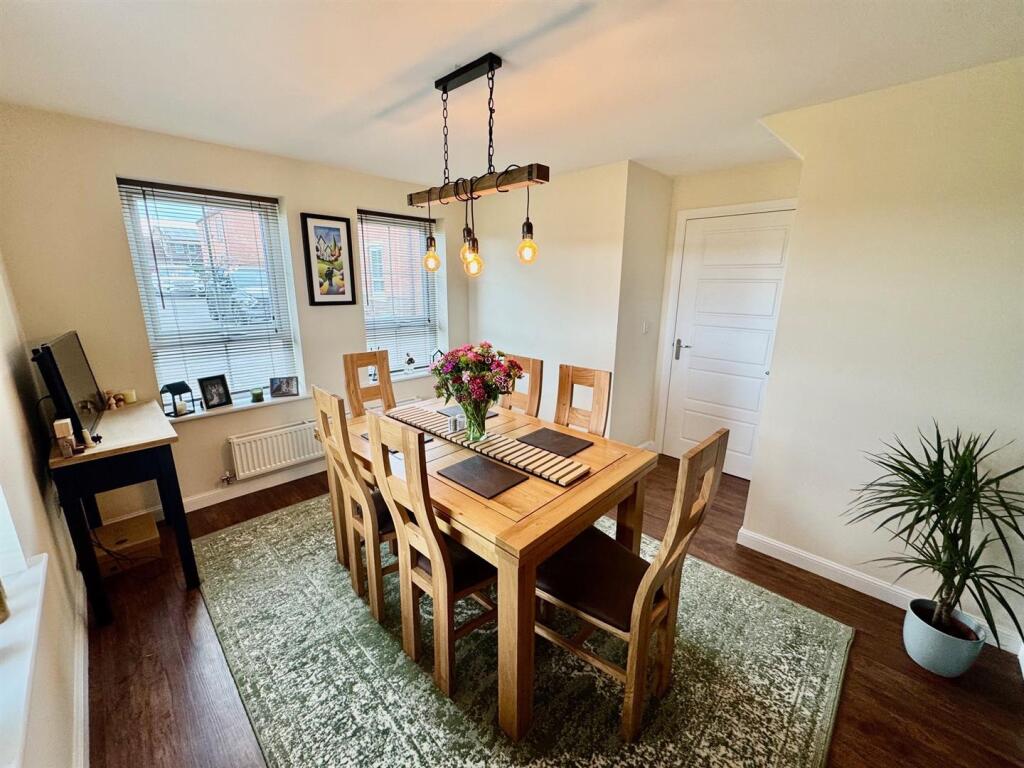 dining room 3.jpg