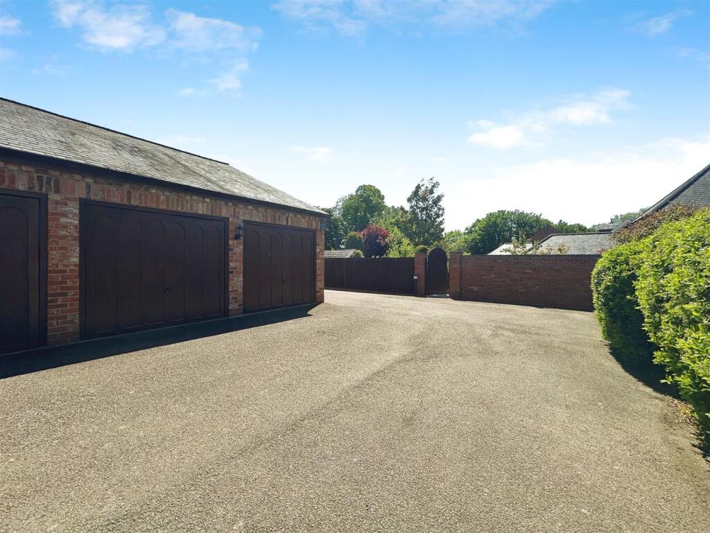 d5895218--49BE-B255-369E2D5B09B6-40577-00000CE0712