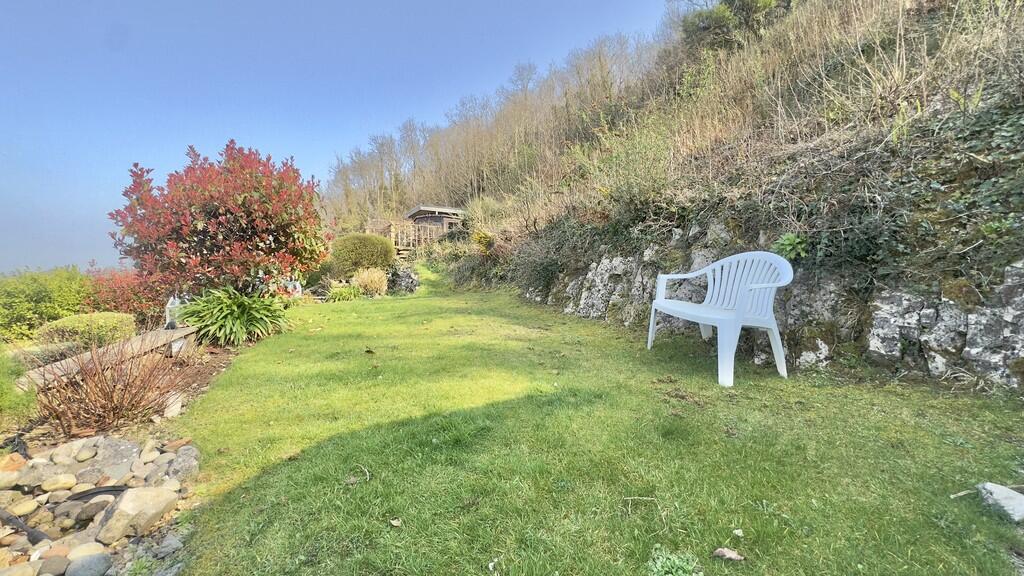 D5154BAB-E630-49E...