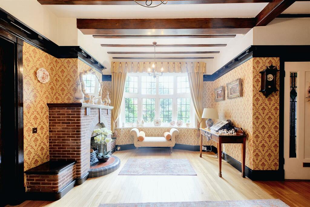 Entrance Hall_2.jpeg