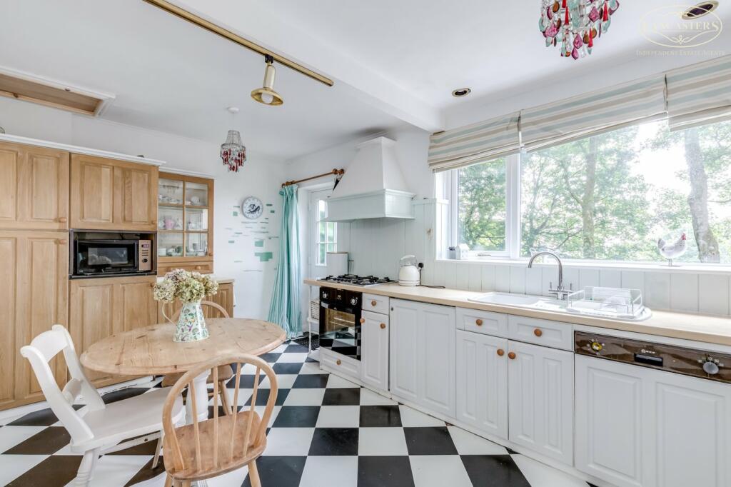 Kitchen/Breakfast Room