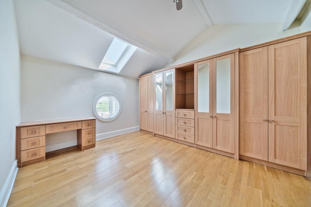 16-681b8ff715749-1286175-ARW-16