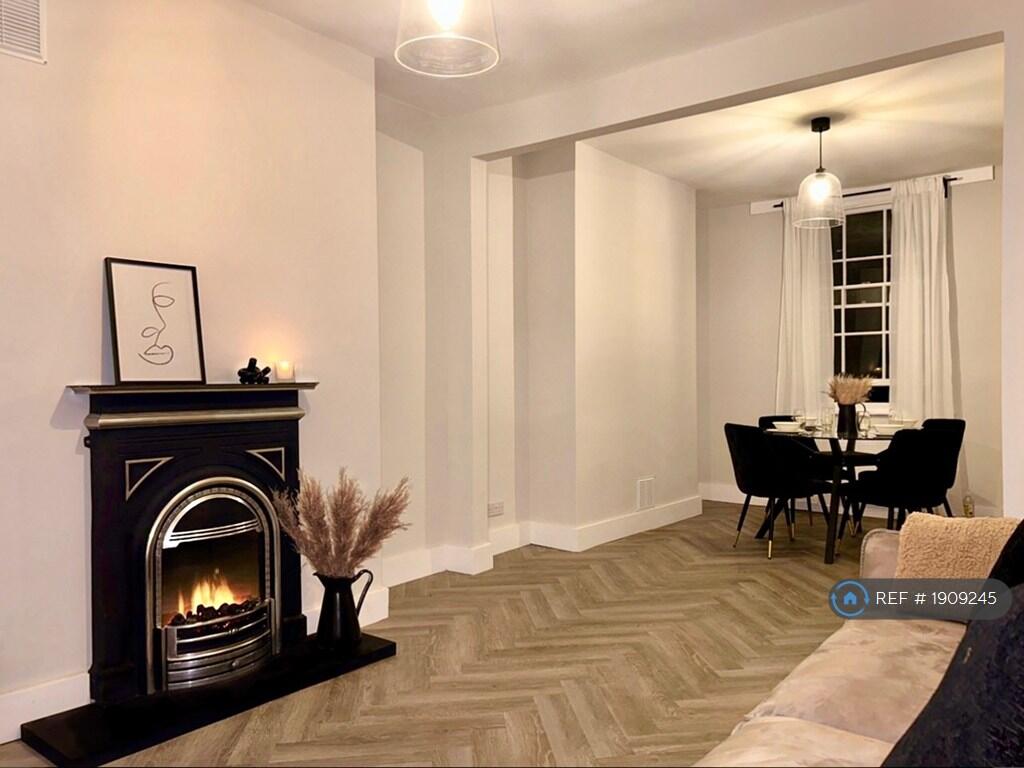 Living Room / Dining Area