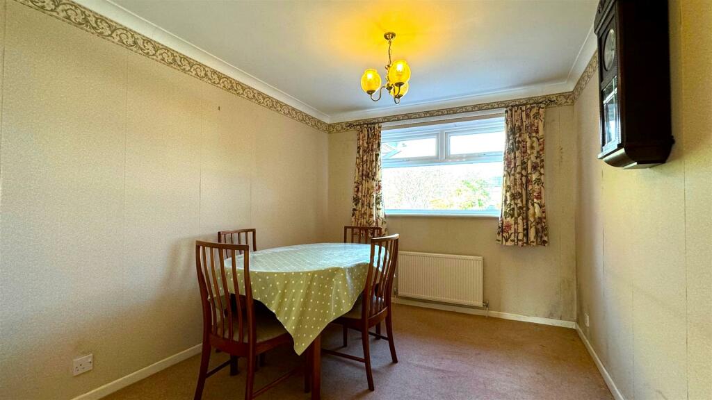 Dining Room (1).jpg