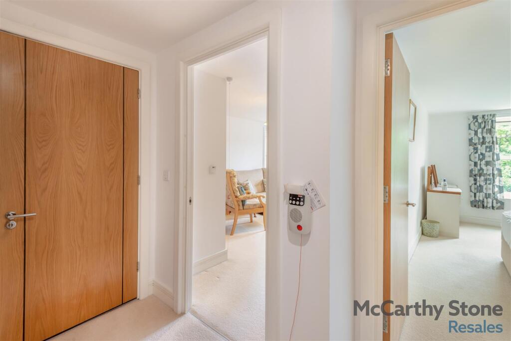 8660512-interior07.jpg