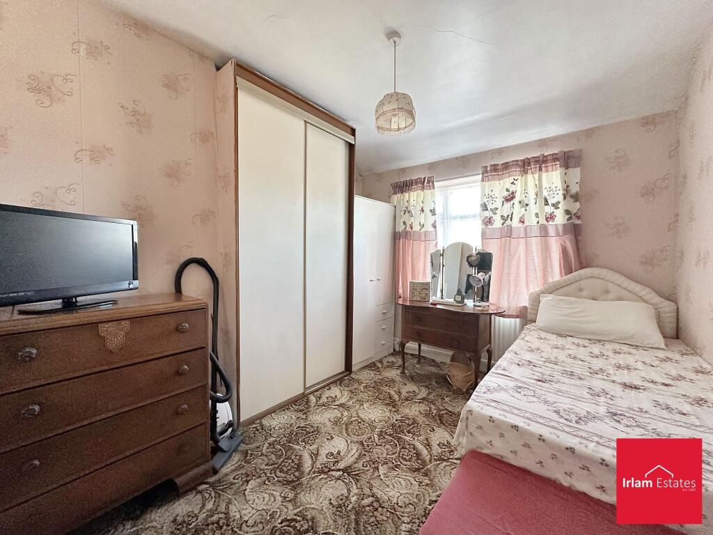 BEDROOM 2