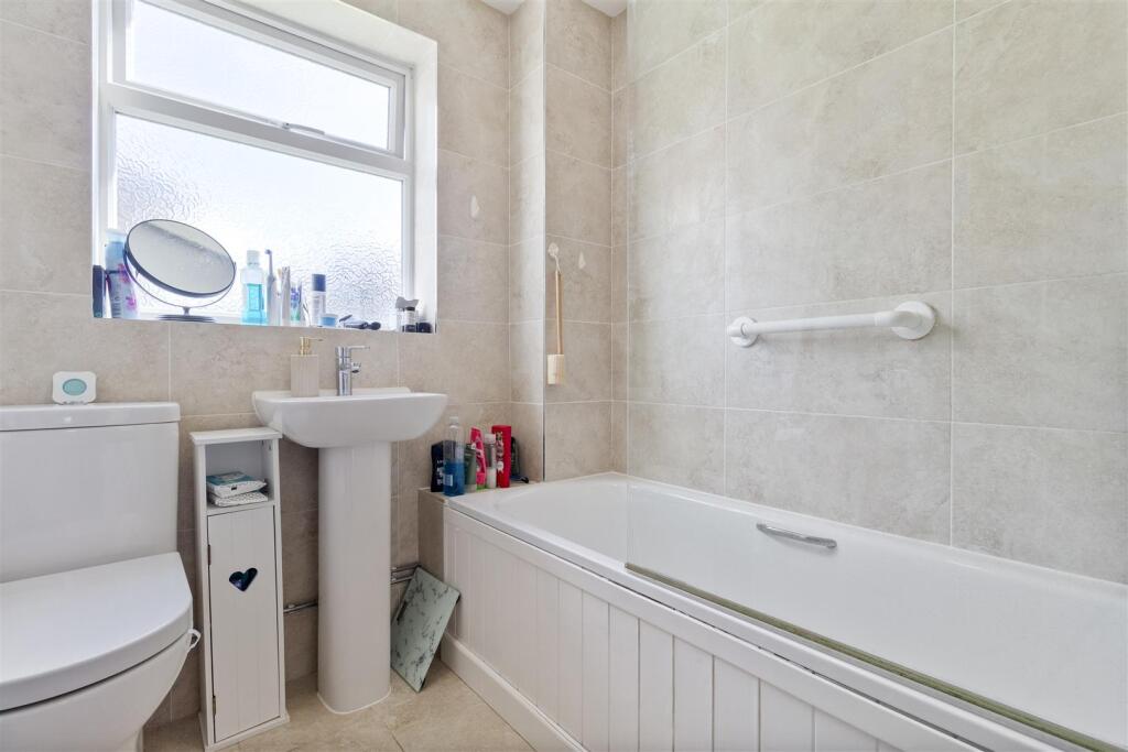 18 Vancouver Close-007.jpg