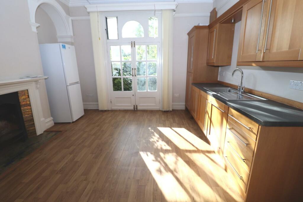 Kitchen Diner View 2.JPG