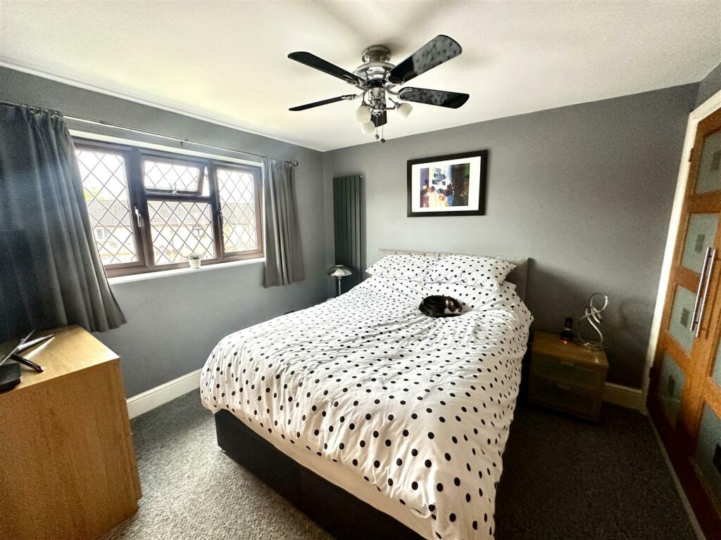 PRINCIPAL BEDROOM