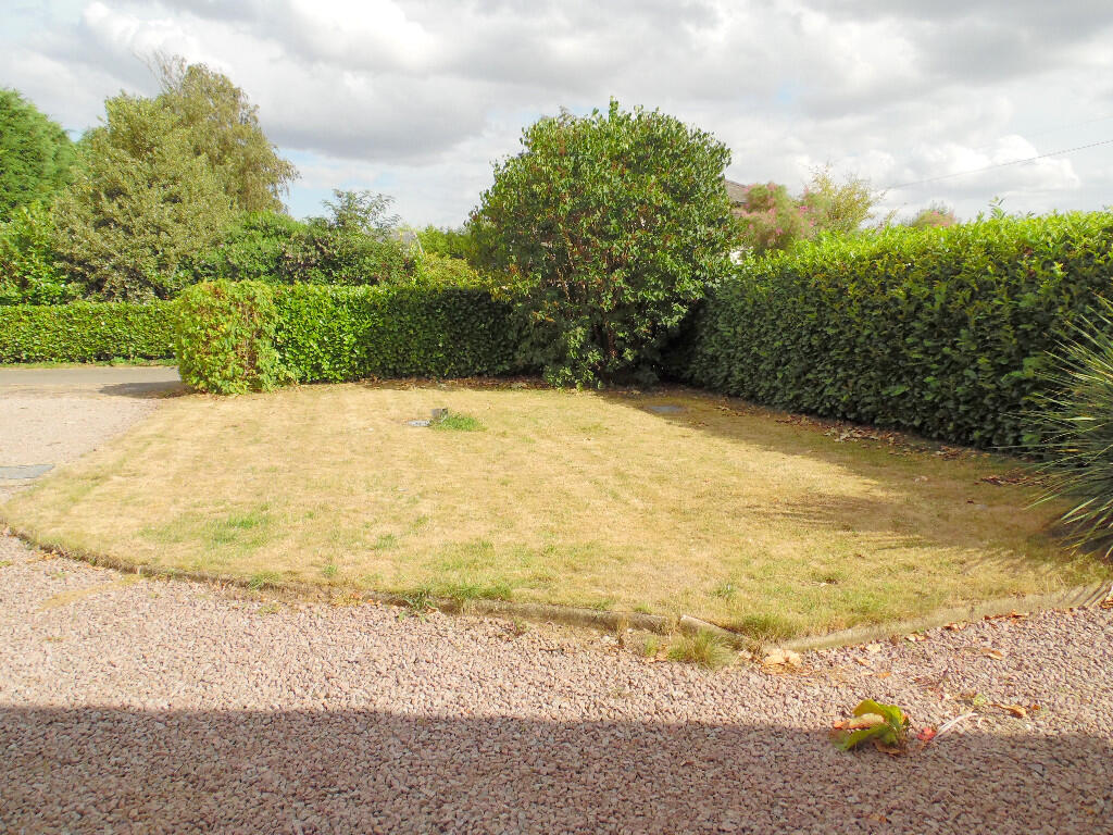 FRONT GARDEN