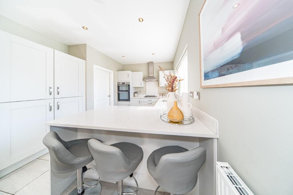 57 Emelia Drive kitchen.jpg