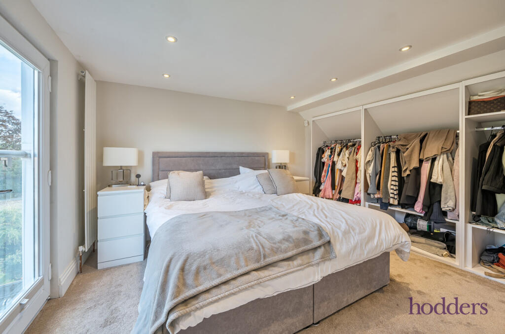 03c5e28f-c620-472...