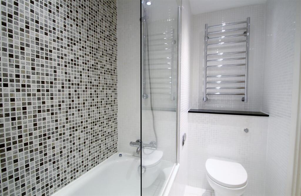 Bathroom 2.jpg