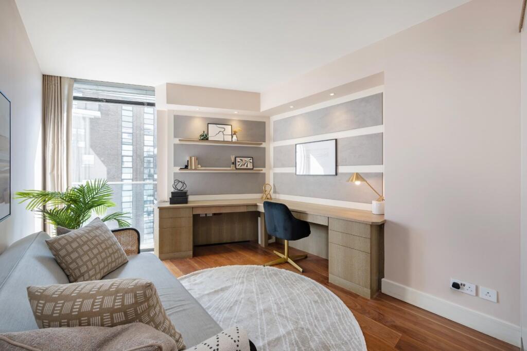 Flat 64-66 Riverside One Hi-61.jpg