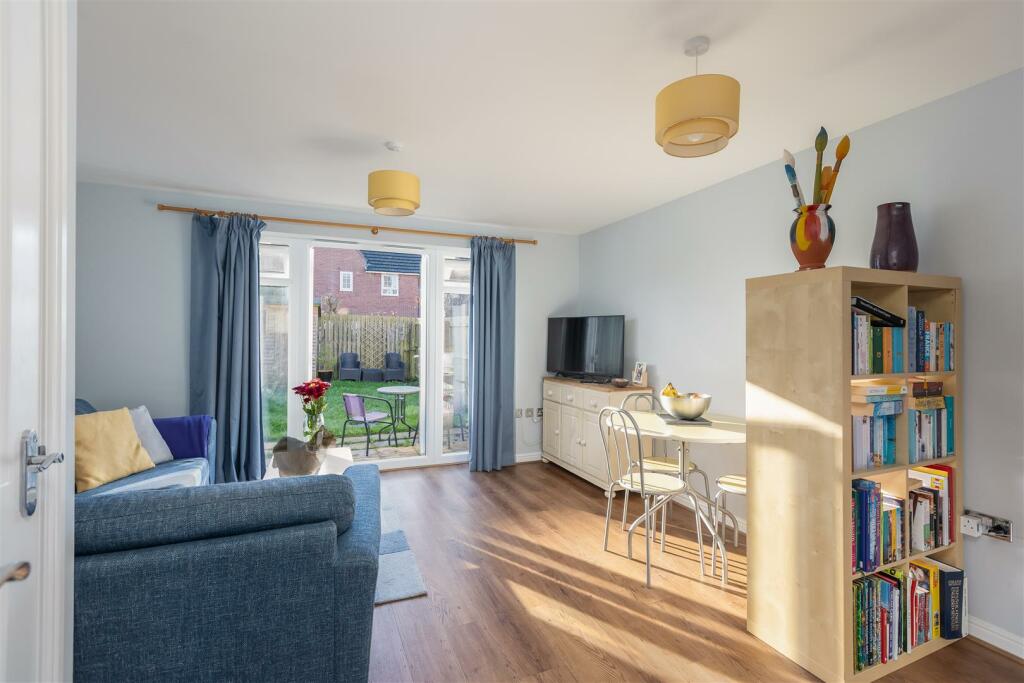 Woodlands Park 91 Reception Room-1.jpg