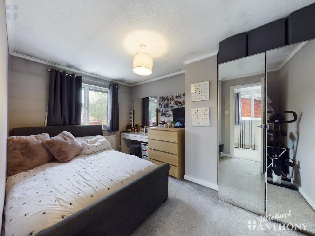 CAM00621P1-PR0352-STILL03