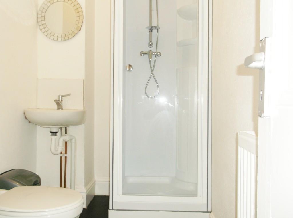 Clarendon Park Road, TWO BATHROOM, Leicester, Leicestershire, LE2