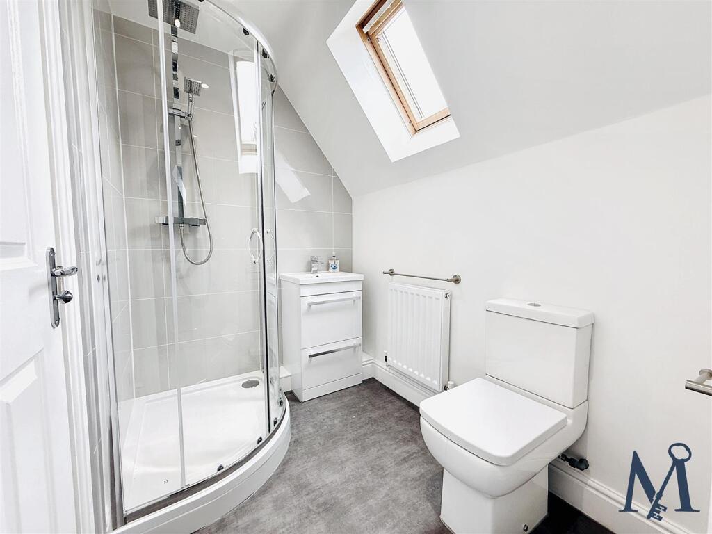 Jack &amp; Jill En Suite
