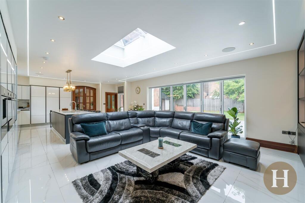 Hadleigh Estate Agents-20.jpg