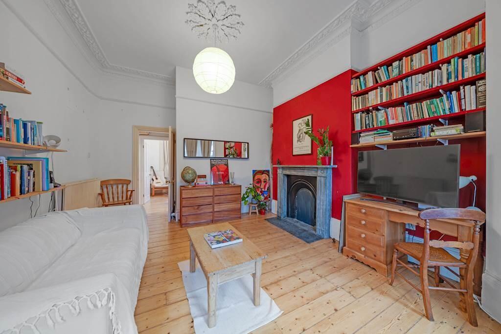 03-8be581974 - HG...