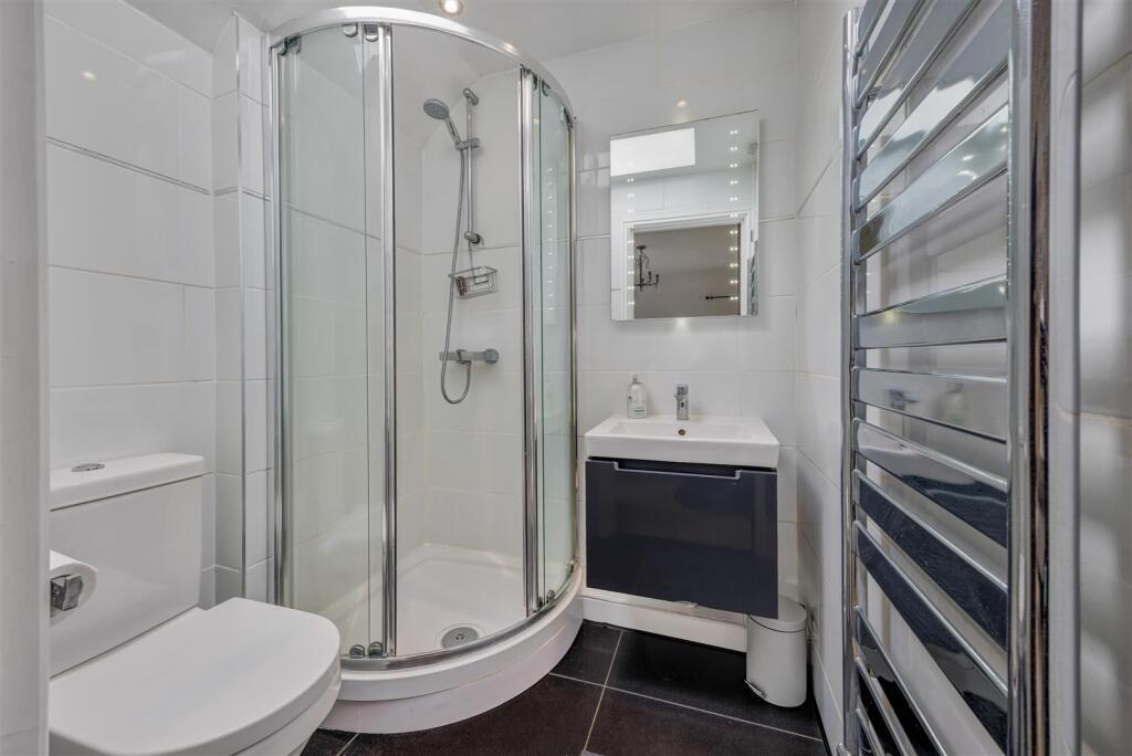 En-Suite Shower