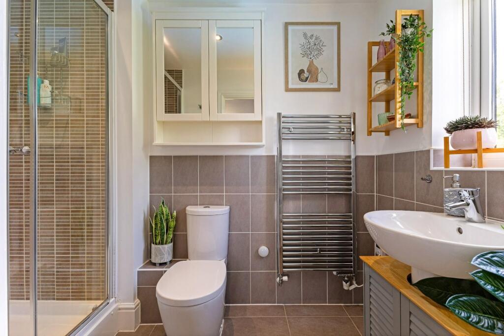 95135_24 Norman Drive Old Sarum (24).jpg