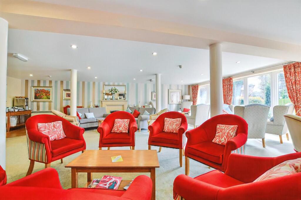 Dutton Court- Communal Lounge.JPG