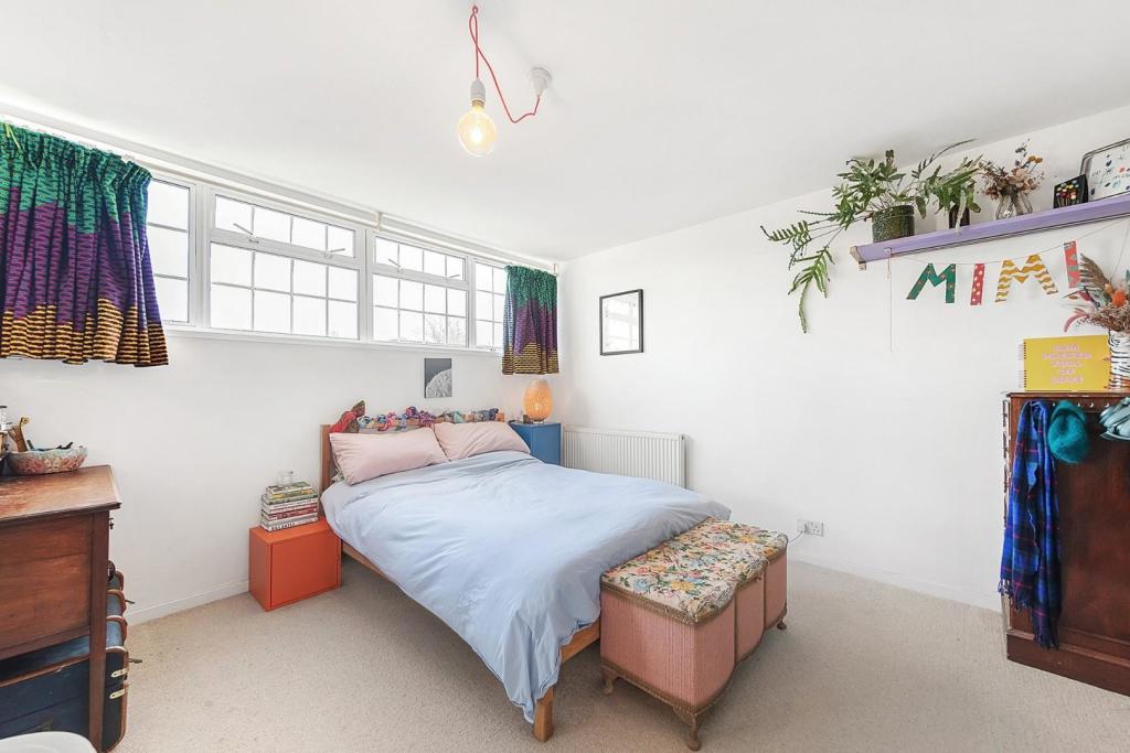 Bedroom (2).jpg