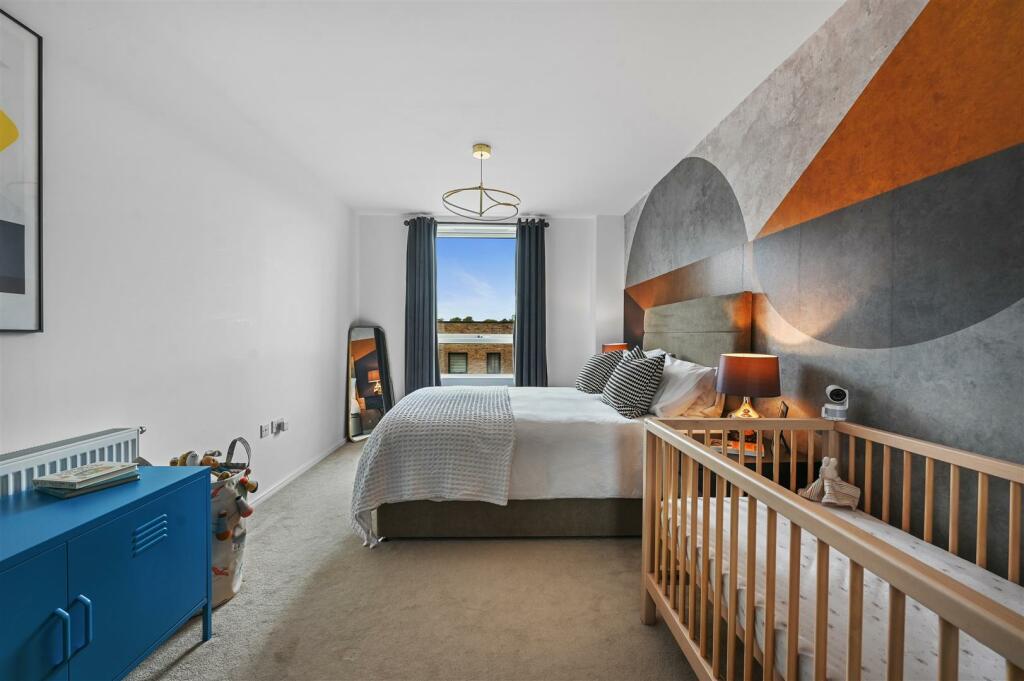 Bedroom 1.JPG