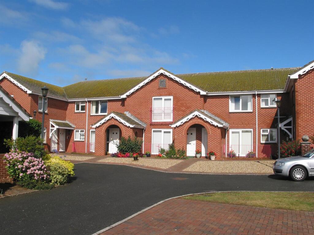 4 Kingswater Court Main.jpg