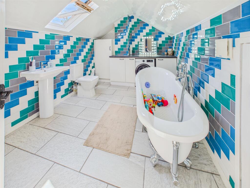 En Suite / Utility Room