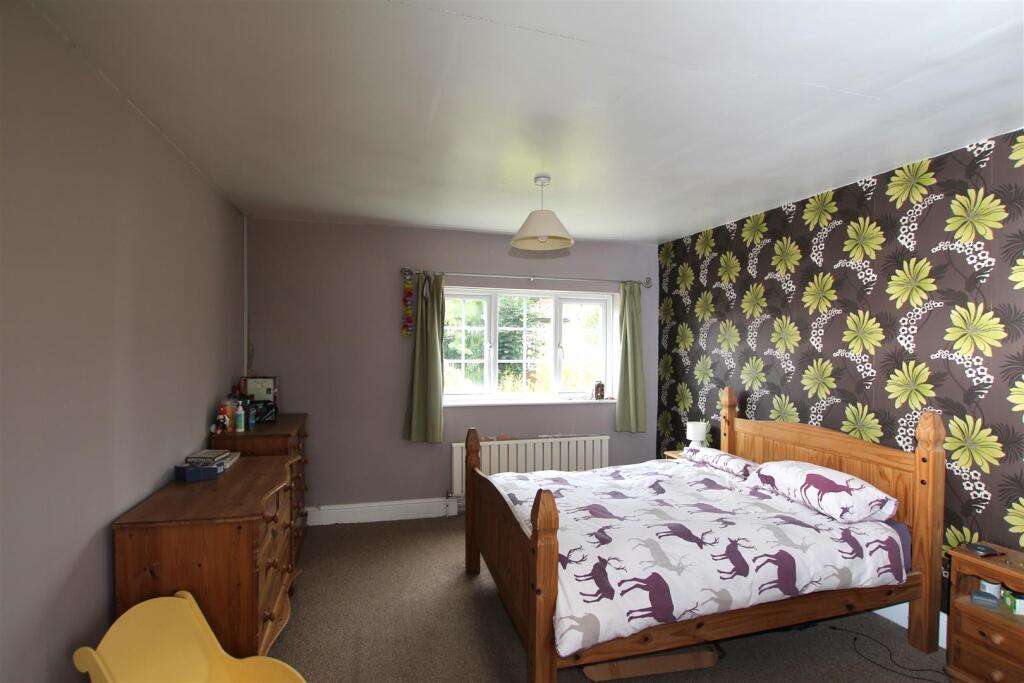 Bedroom One - b.JPG