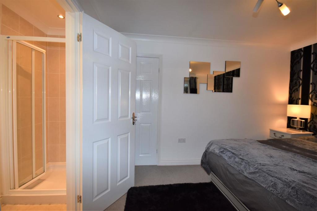Master Bedroom &amp; Ensuite.JPG