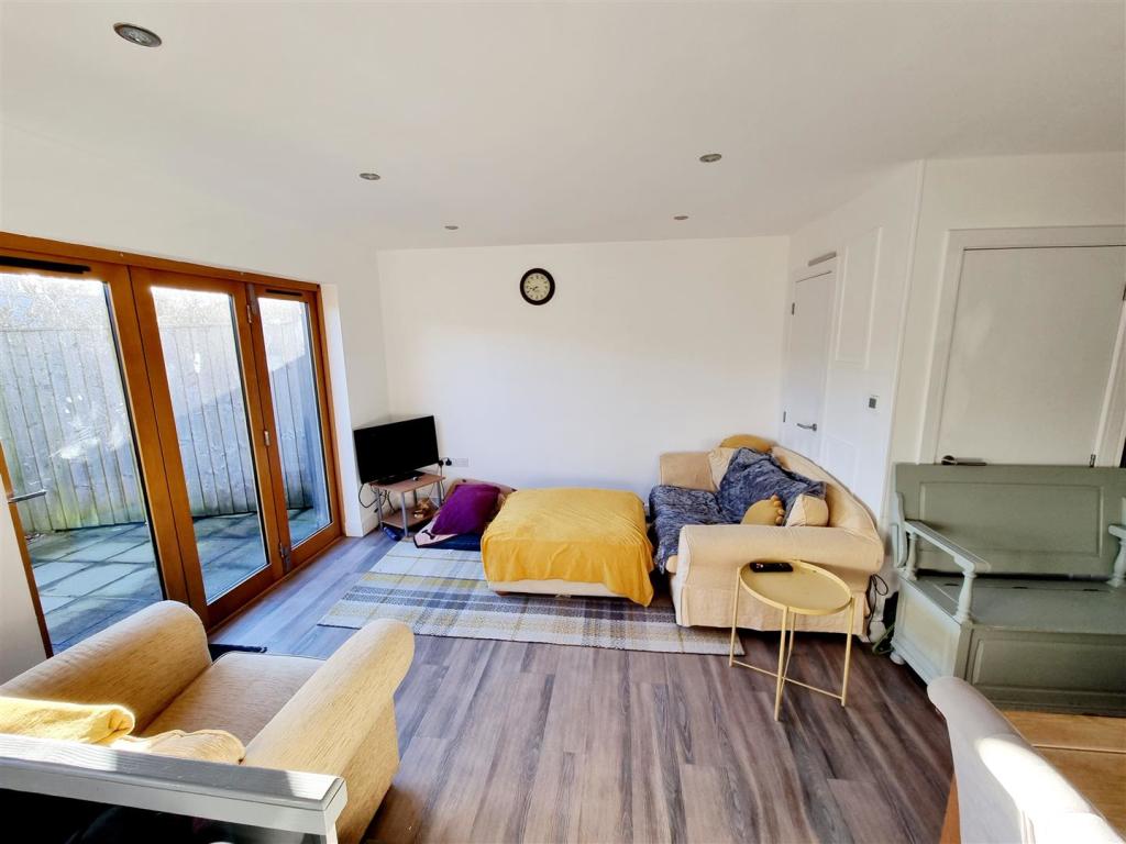 Sitting Area.jpg