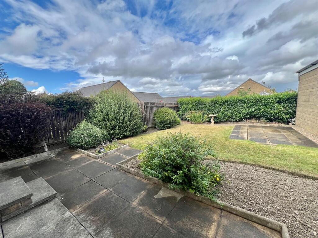 Bramleys Estate Agents - Badget Hill - Rastrick (1