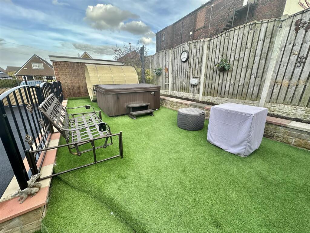 Bramleys Estate Agents - Liversedge Hall Lane - Li