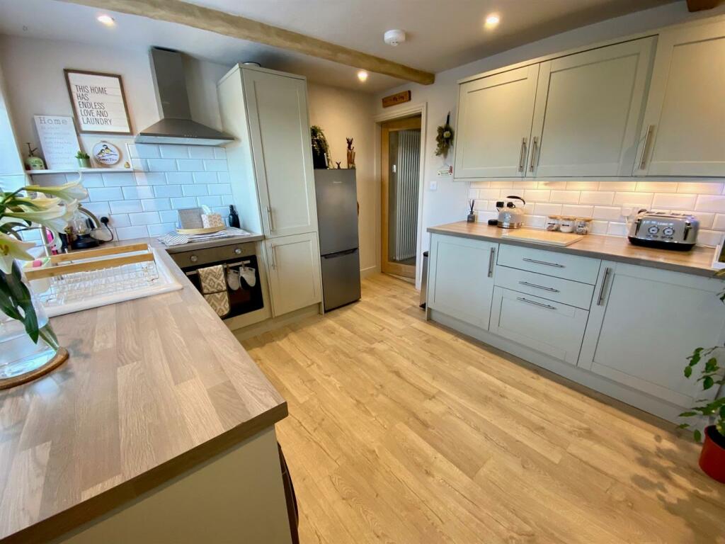 kitson hill road 179 kitchen 2.jpg