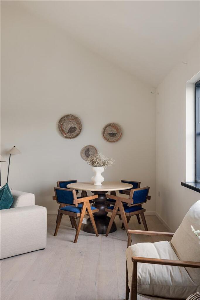 Harley Court, E11