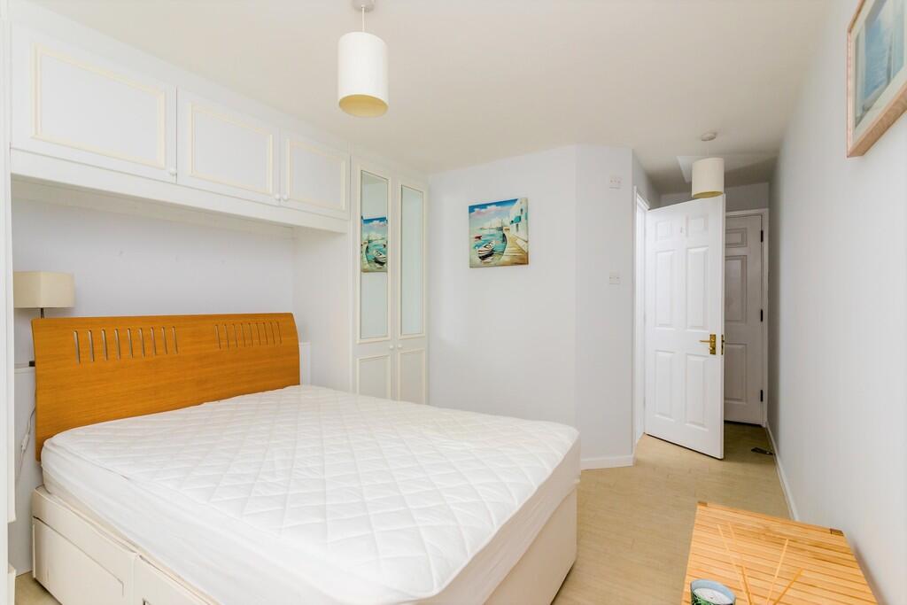 Bedroom 1 (2)
