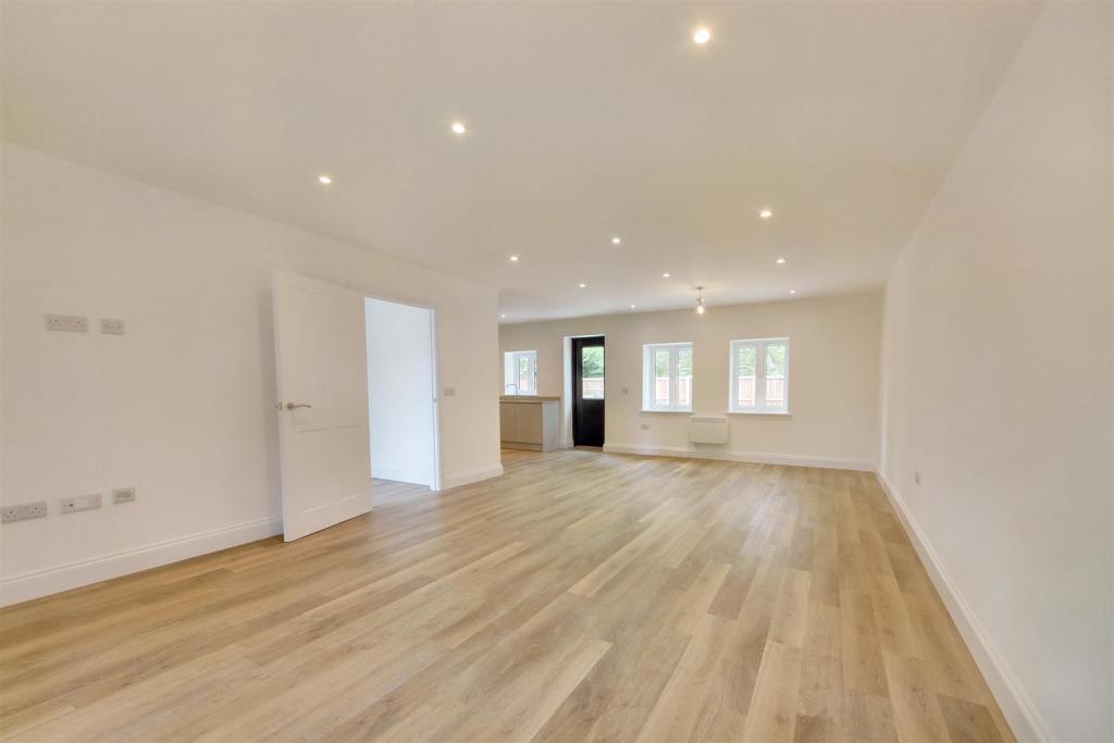 Kitchen Reception 4.jpg