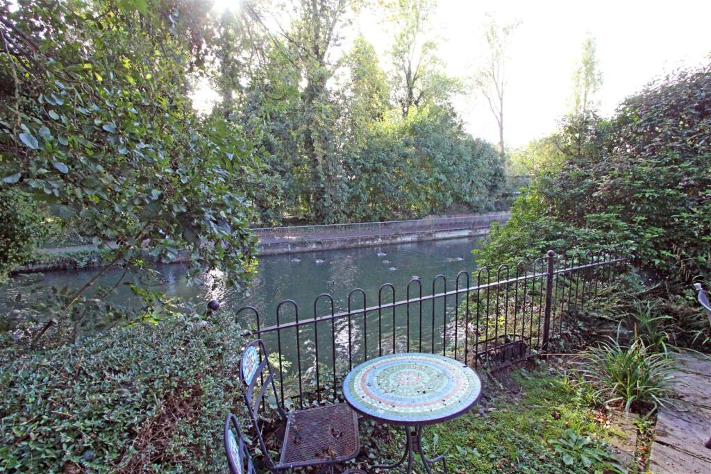 IMG_6379 seating river.jpg