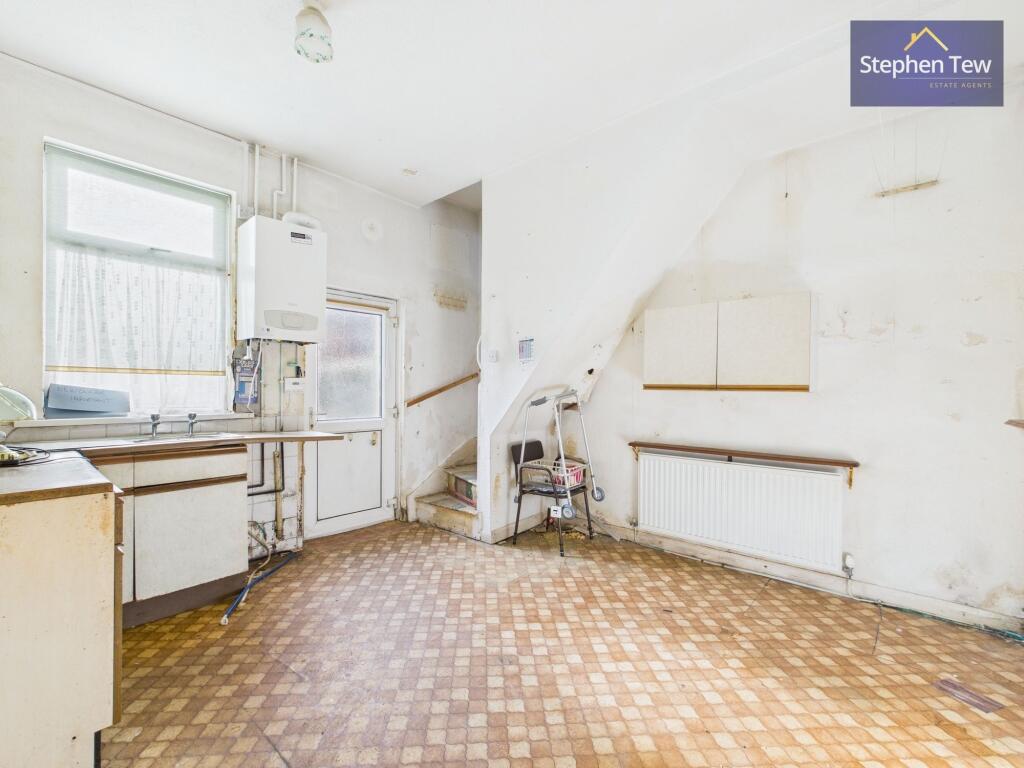 Kitchen/ Dining Room