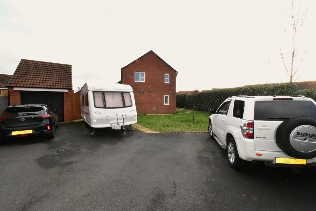 Lightning Grove, Hucknall, Nottingham